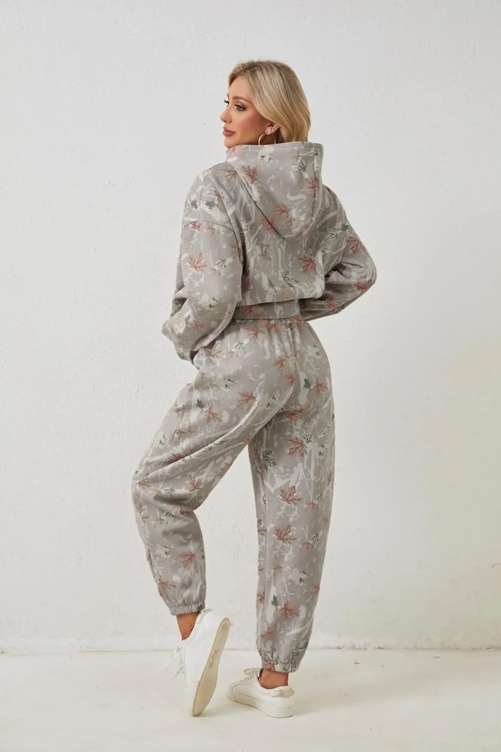 2 Piece Camo Sweatsuits for Women Oversized Maple Leaf Hoodies Sets Graphic Sweatshirts Tracksuits Fleece Fall Outfits