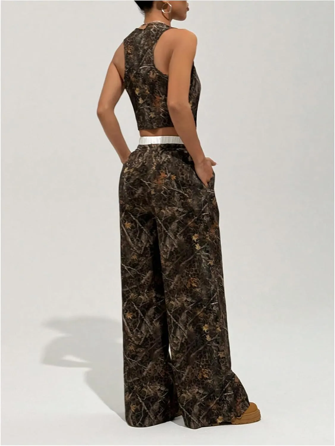 Floerns Women's 2 Piece Outfit Y2k Camo Vest Waistcoat Baggy Wide Leg Pants Set