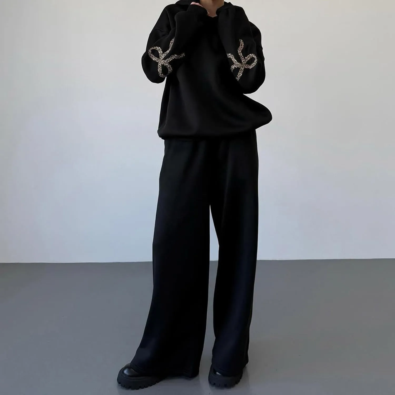 Women 2 Piece Bow Print Tracksuit Outfits Long Sleeve Hoodies Wide Leg Sweatpant Oversized Sweat Set with Pockets